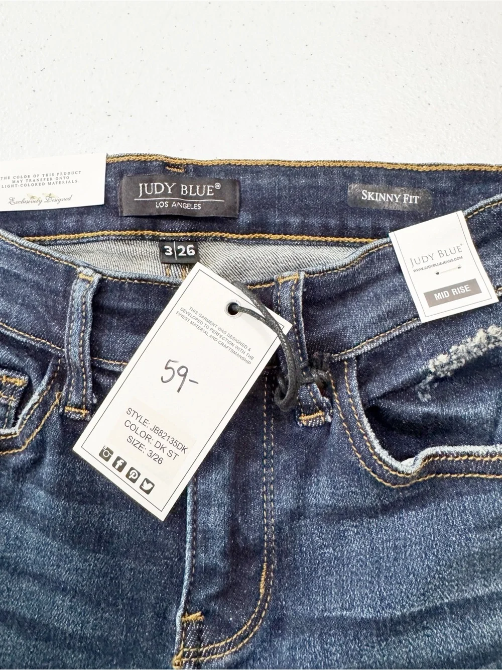 Judy Blue Destructed Mid Rise Skinny Jeans NWT 26